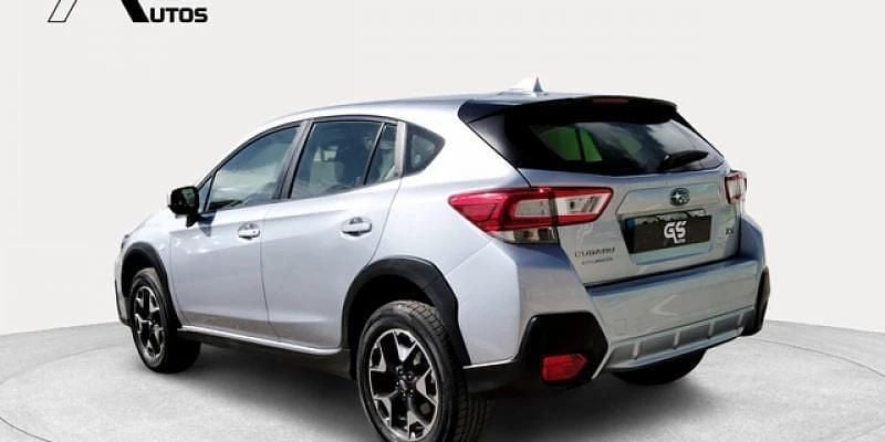 Usado Subaru XV Sport 114 CV (83 kW) 2019 Gris plata SUV