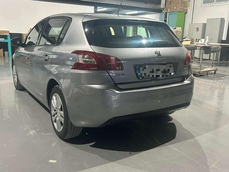 Usado Peugeot 308 Active 120 CV (88 kW) 2015 Gris Utilitario