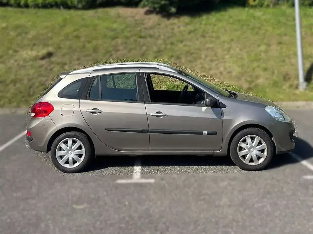 Usado Renault Clio Exception 101 CV (74 kW) 2009 Beige Familiar