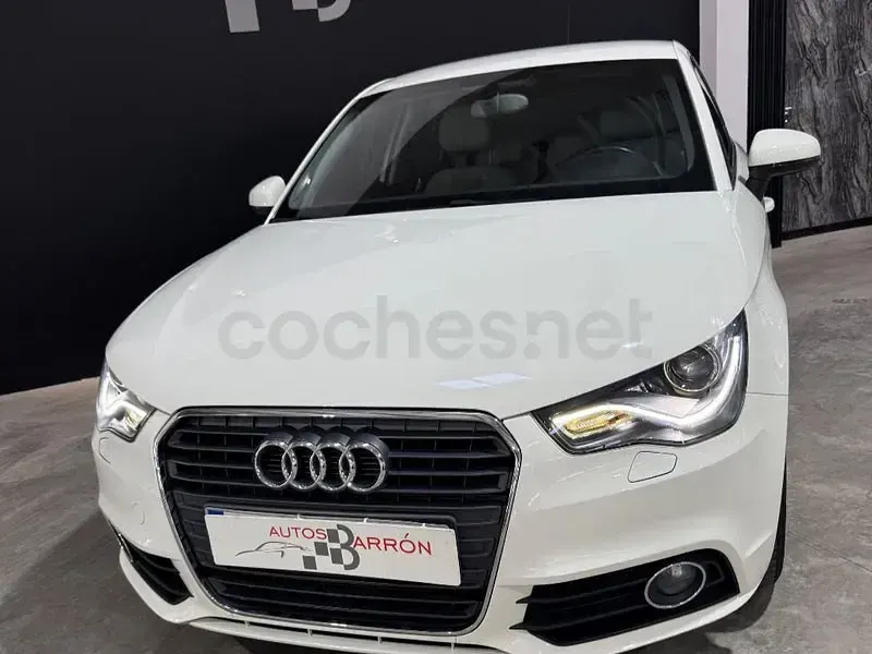 Usado Audi A1 Sportback Ambition 90 CV (66 kW) 2012 Blanco Utilitario