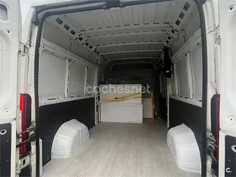 Usado Peugeot Boxer 120 CV (88 kW) 2011 Blanco Van