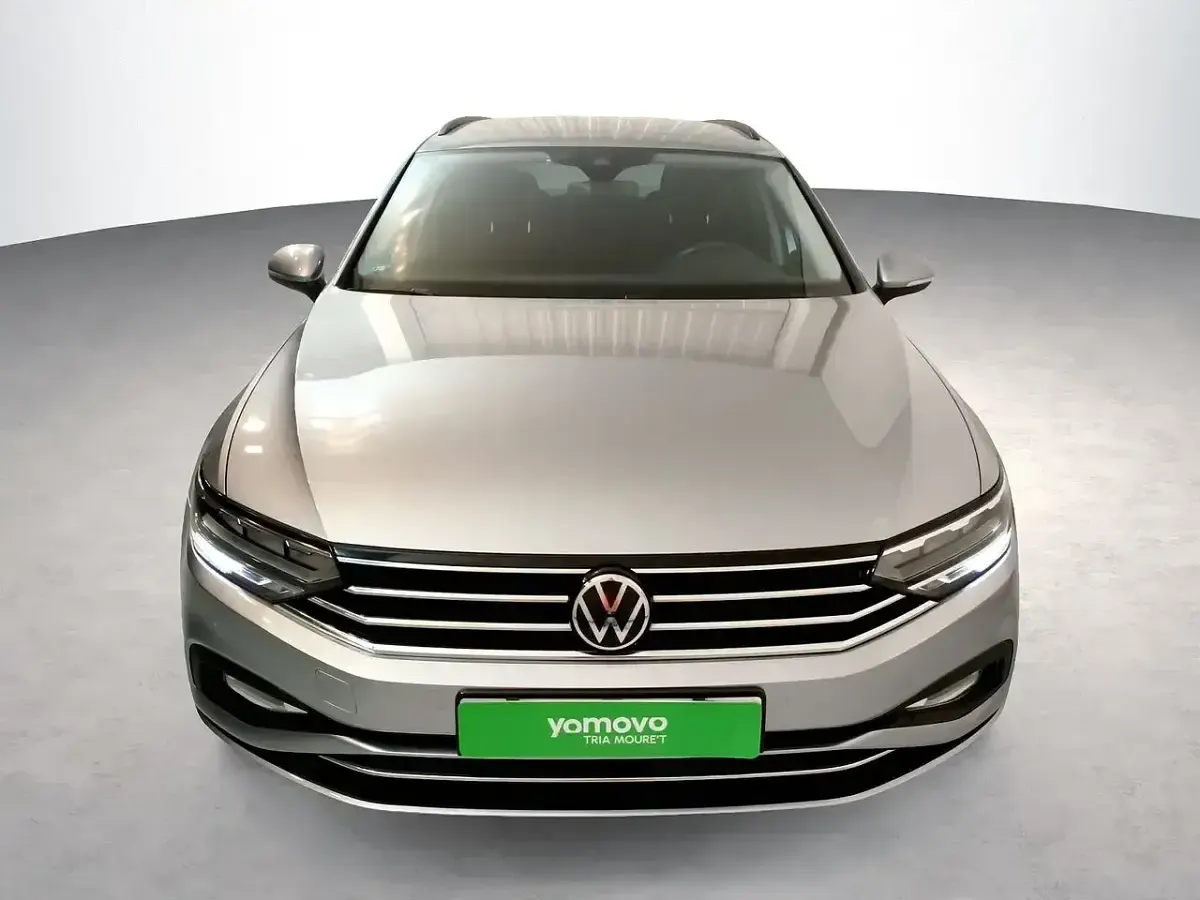 Usado VW Passat Executive 122 CV (89 kW) 2022 Plateado Familiar