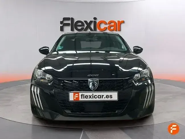 Usado Peugeot 208 Allure 100 CV (73 kW) 2025 Negro Utilitario