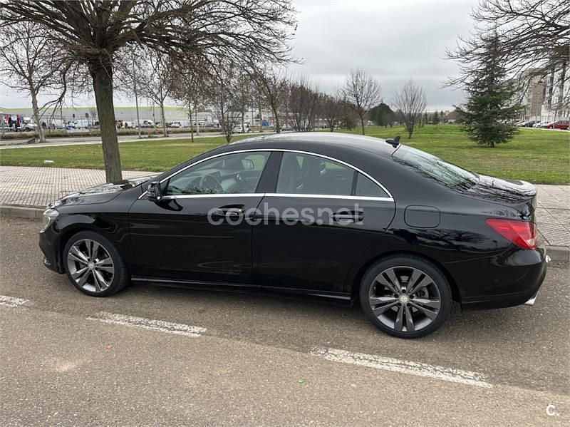 Usado Mercedes CLA200 OrangeArt Edition 136 CV (100 kW) 2015 Negro Berlina
