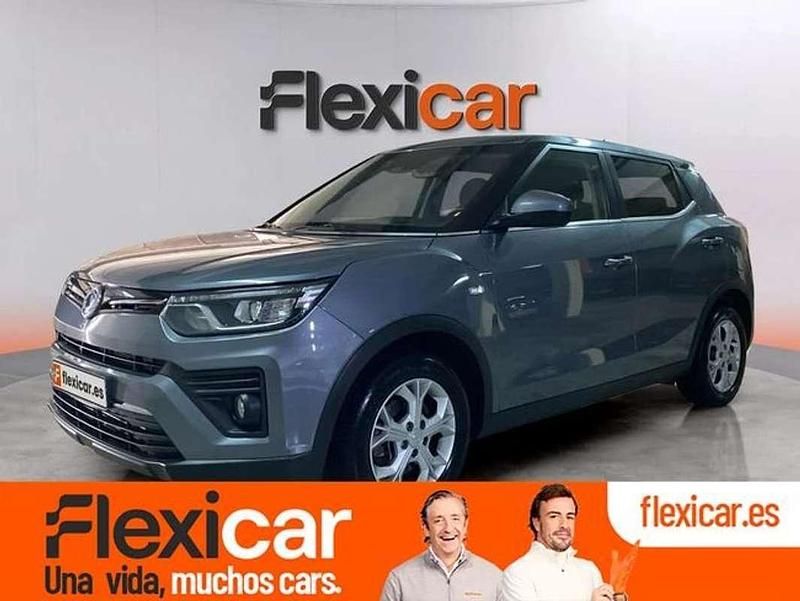 Usado Ssangyong (KGM) Tivoli 128 CV (94 kW) 2022 Gris SUV