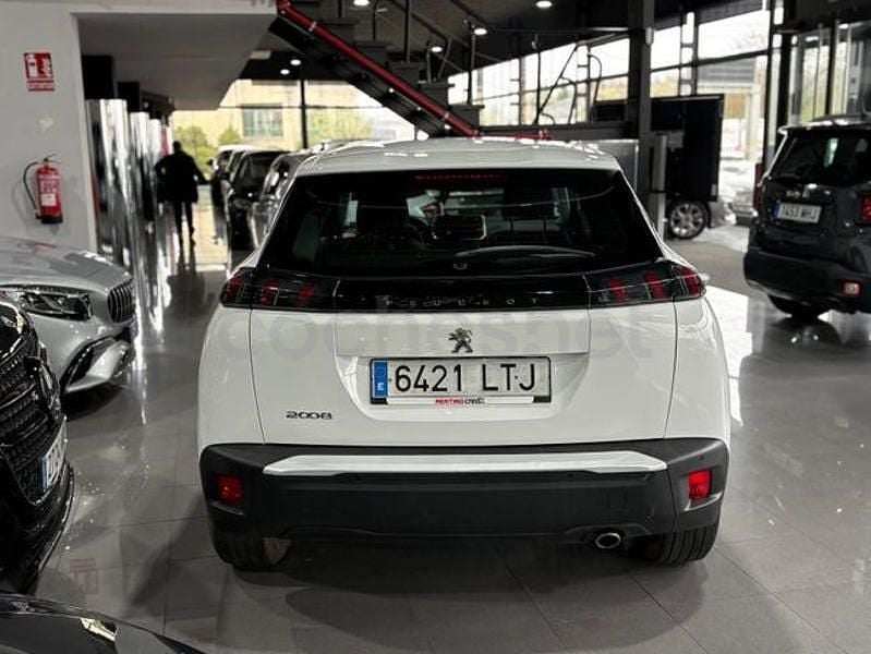 Usado Peugeot 2008 Active 110 CV (80 kW) 2021 Blanco SUV