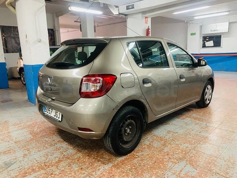 Usado Dacia Sandero Ambiance 75 CV (55 kW) 2015 Beige Berlina