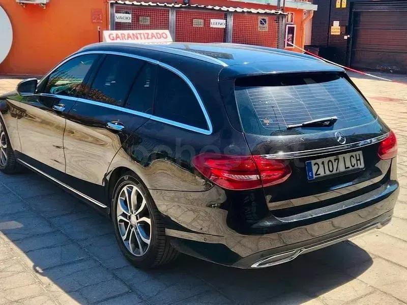 Usado Mercedes C220 Avantgarde 170 CV (125 kW) 2015 Negro Familiar