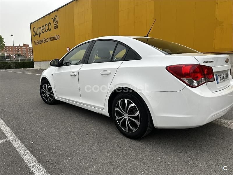 Usado Chevrolet Cruze LS 113 CV (83 kW) 2010 Blanco Berlina