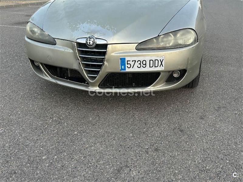 Amarillo Usado 2004 Alfa Romeo 147 Distinctive Utilitario | 1400 € (Super precio) - Imagen 1/4
