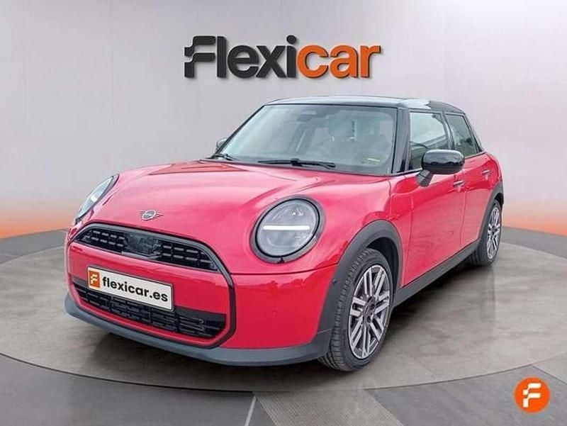 Usado Mini Cooper 114 kW (156 CV) 2025 Rojo Utilitario