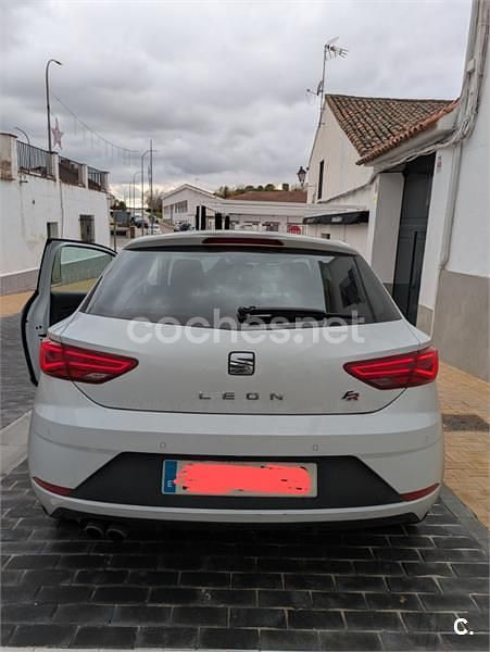 Usado Seat Leon FR 125 CV (91 kW) 2018 Blanco Berlina