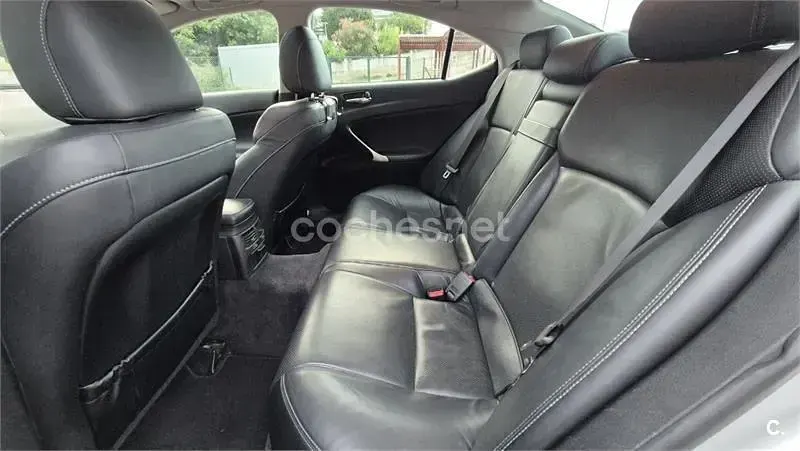Usado Lexus IS250 President Line 208 CV (152 kW) 2007 Gris / plata Berlina