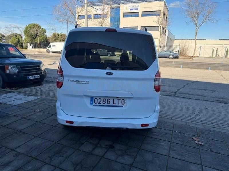 Usado Ford Tourneo Courier Sport 100 CV (73 kW) 2021 Blanco Monovolumen
