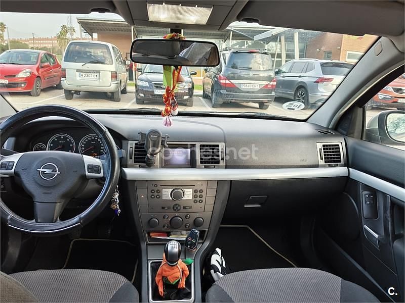 Usado Opel Vectra Design Edition 120 CV (88 kW) 2005 Beige Berlina