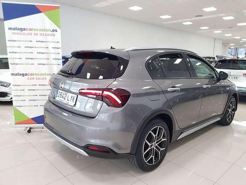 Usado Fiat Tipo Cross 95 CV (69 kW) 2022 Gris Utilitario