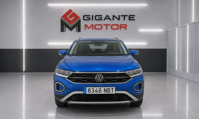 Usado VW T-Roc 150 CV (110 kW) 2025 Azul metalizado SUV