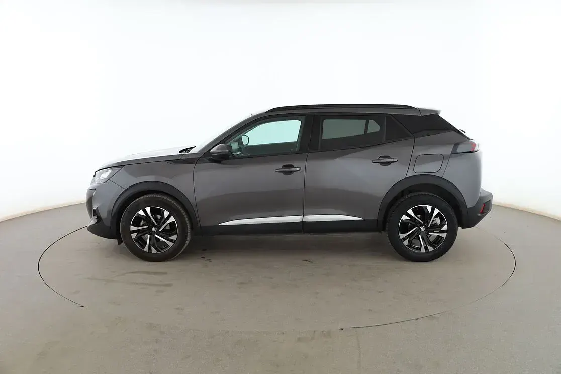 Usado Peugeot 2008 Allure 110 CV (80 kW) 2021 Gris SUV
