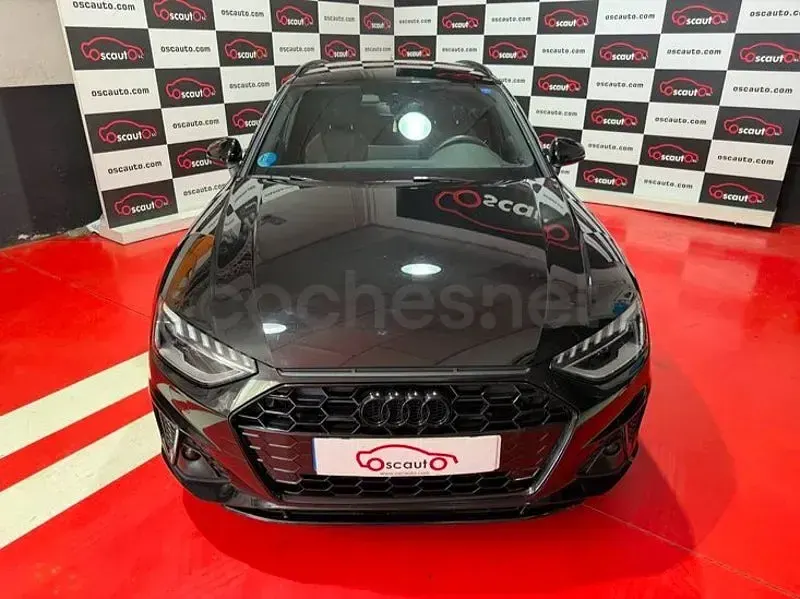 Usado Audi A4 163 CV (119 kW) 2022 Negro Familiar