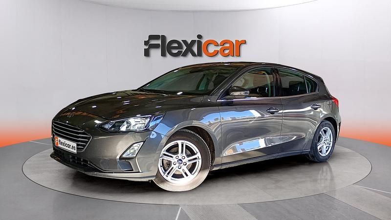 Usado Ford Focus Trend+ 120 CV (88 kW) 2020 Gris Berlina