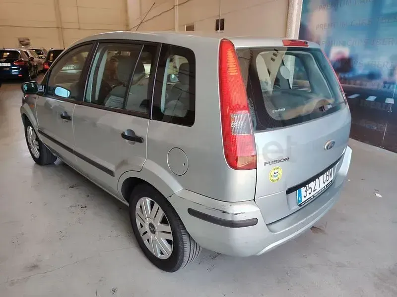 Usado Ford Fusion 100 CV (73 kW) 2002 Azul Utilitario