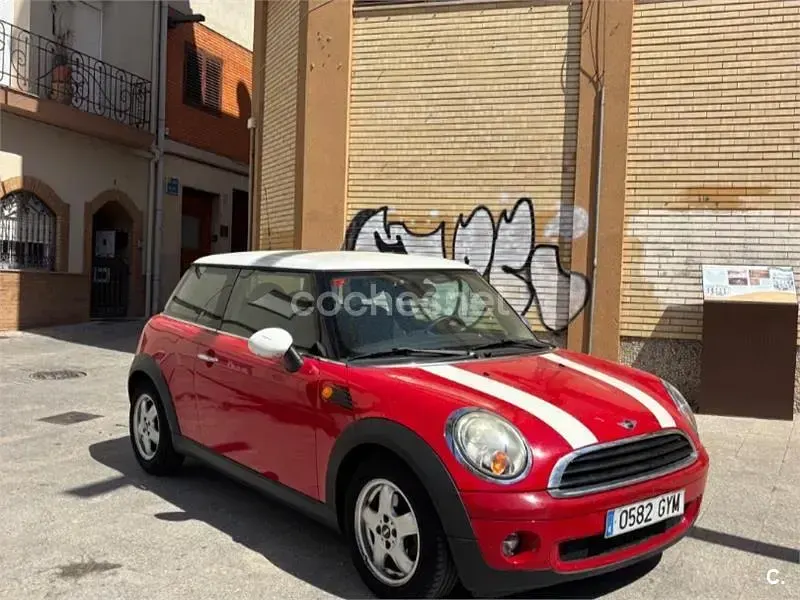 Usado Mini ONE 95 CV (69 kW) 2010 Rojo Utilitario