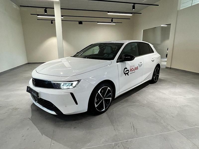 Usado Opel Astra Elegance 180 CV (132 kW) 2023 Blanco