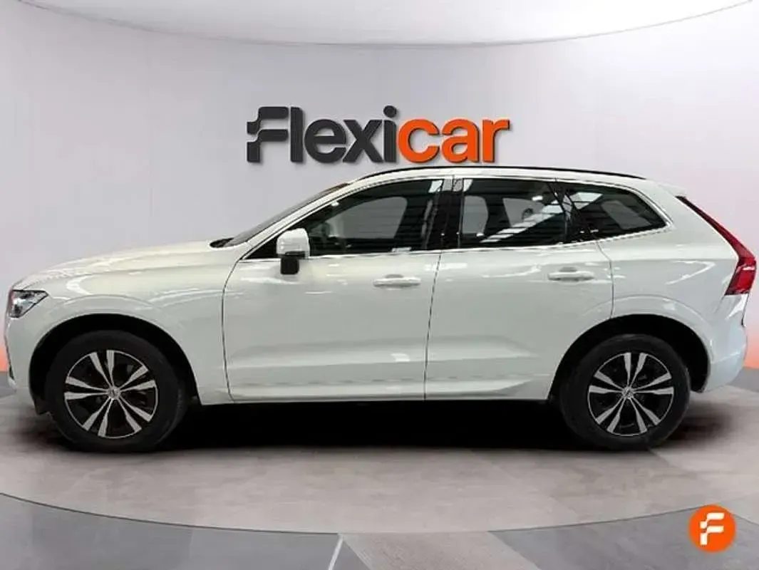 Usado Volvo XC60 Momentum 197 CV (144 kW) 2021 Blanco SUV