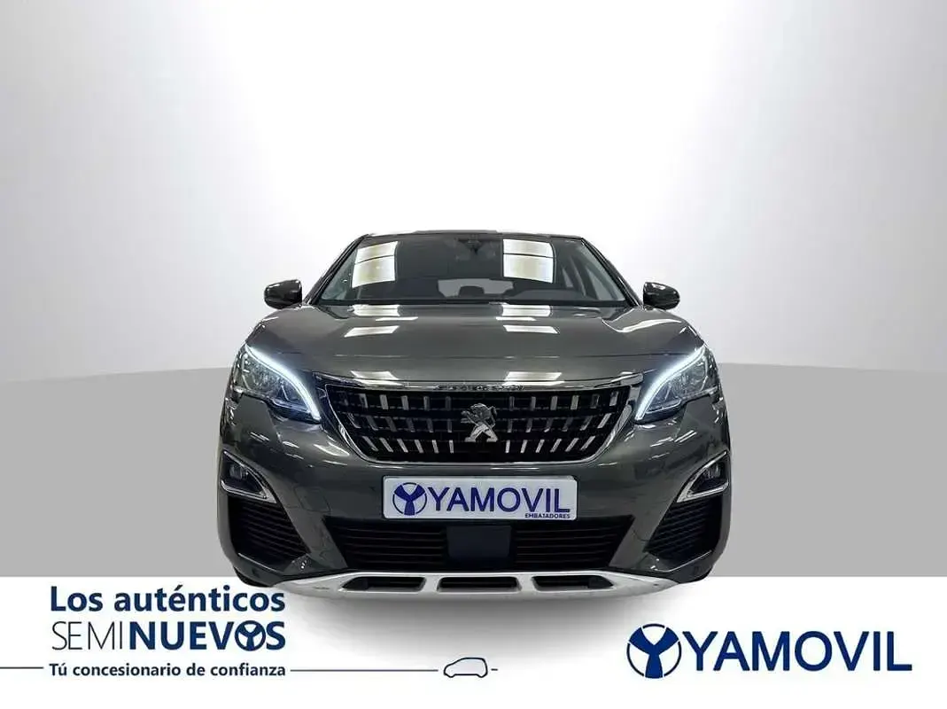 Usado Peugeot 3008 Allure 131 CV (96 kW) 2019 Gris SUV