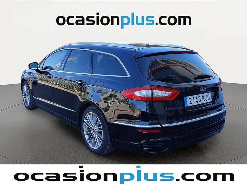 Usado Ford Mondeo Vignale 240 CV (176 kW) 2018 Negro Familiar