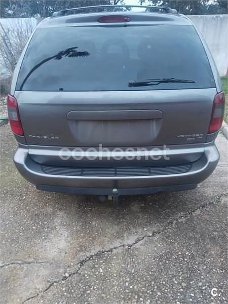 Usado Chrysler Voyager 150 CV (110 kW) 2008 Gris / plata Monovolumen
