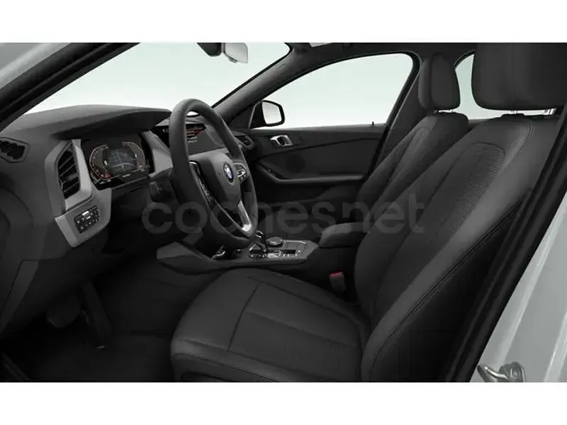 Usado BMW 118 Comfort Edition 150 CV (110 kW) 2022 Gris / plata Berlina