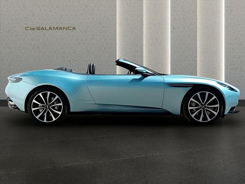 Usado Aston Martin DB11 517 CV (380 kW) 2018 Azul claro metalizado Descapotable