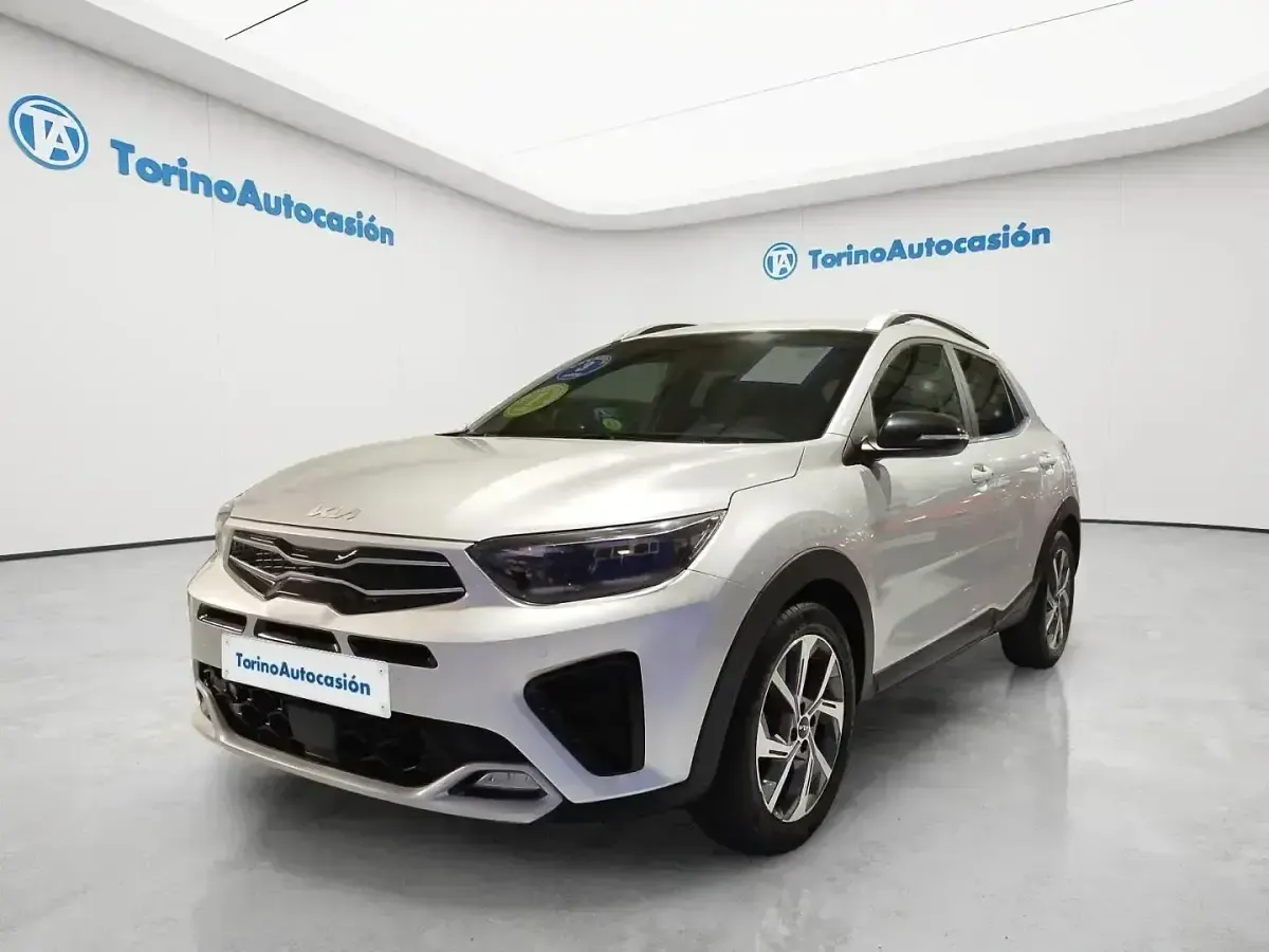 Usado Kia Stonic 84 CV (61 kW) 2023 Gris SUV