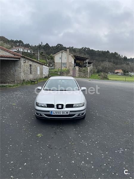 Usado Seat Leon 110 CV (80 kW) 2000 Gris / plata Utilitario