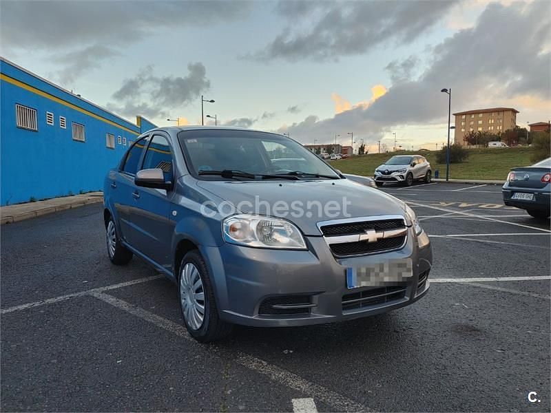 Usado Chevrolet Aveo LS 94 CV (69 kW) 2006 Gris / plata Berlina