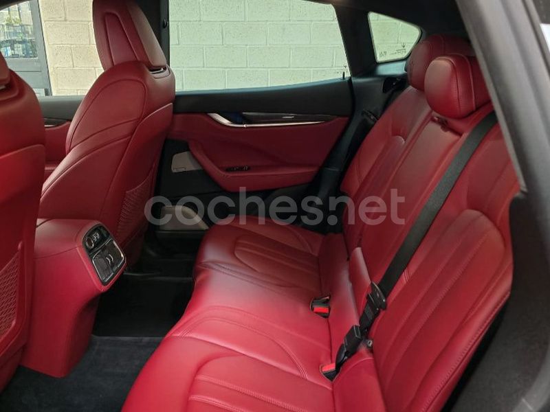 Usado Maserati Levante 430 CV (316 kW) 2017 Negro SUV
