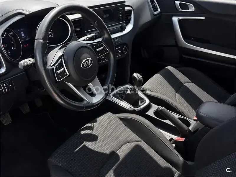 Usado Kia Ceed 120 CV (88 kW) 2020 Blanco Utilitario