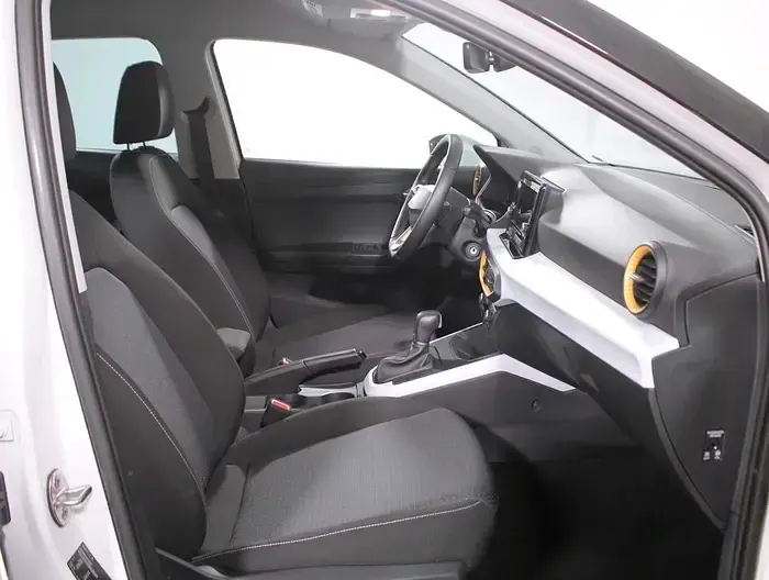 Usado Seat Arona Style 115 CV (84 kW) 2025 Blanco SUV