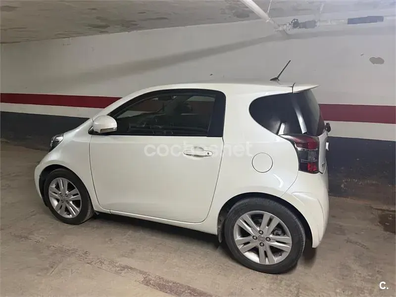 Usado Toyota iQ 99 CV (72 kW) 2010 Blanco Utilitario