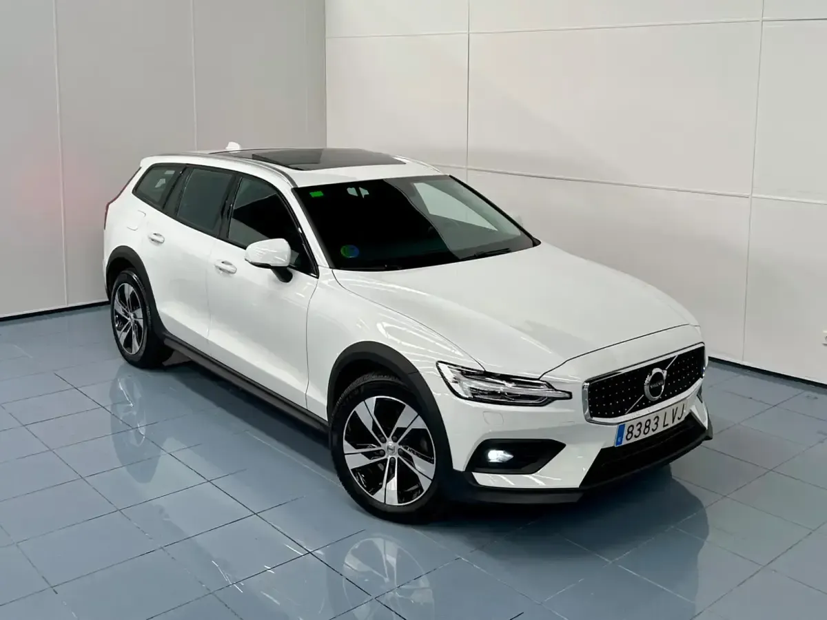 Usado Volvo V60 CC 197 CV (144 kW) 2021 Blanco Familiar