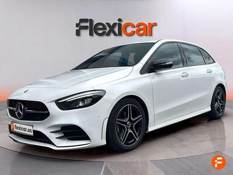 Usado Mercedes B200 150 CV (110 kW) 2023 Blanco Monovolumen