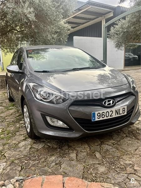 Usado Hyundai i30 100 CV (73 kW) 2013 Gris / plata Berlina