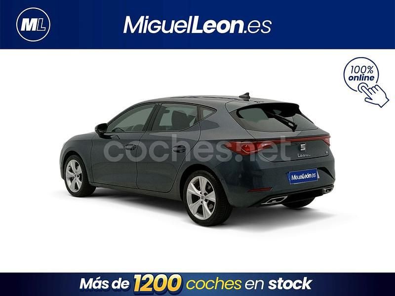 Usado Seat Leon FR 150 CV (110 kW) 2024 Gris / plata Berlina