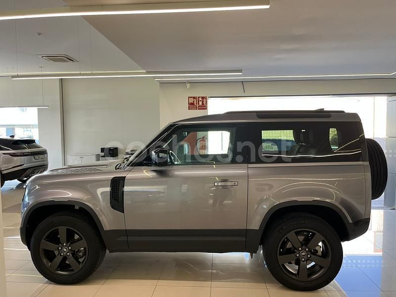 Usado Land Rover Defender SE 249 CV (183 kW) 2023 Gris / plata SUV