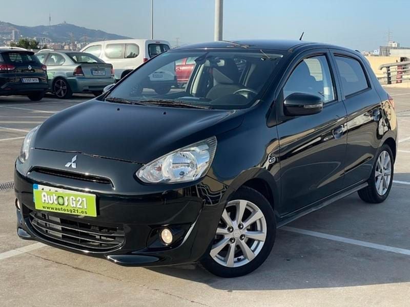 Negro Usado 2015 Mitsubishi Space Star Motion Berlina | 7999 € - Imagen 1/4