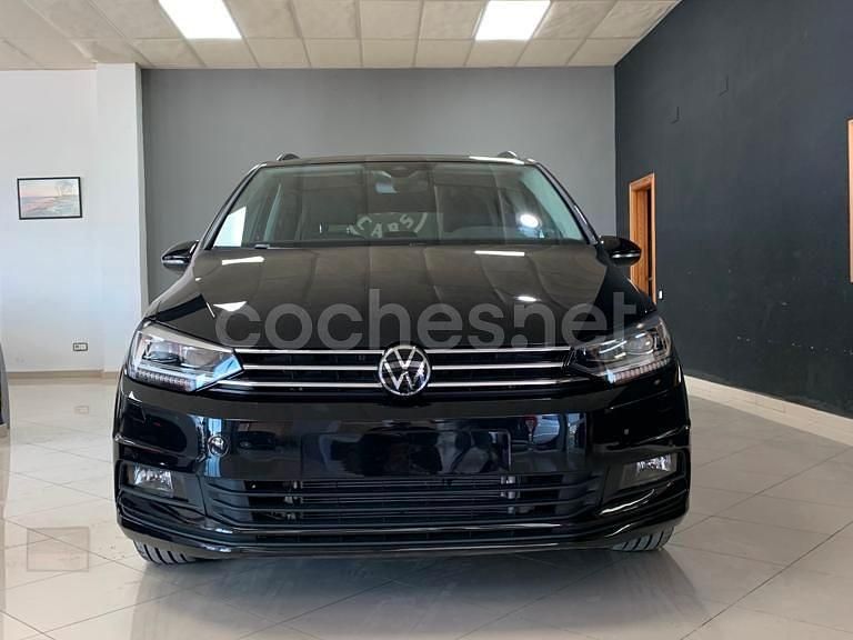 Usado VW Touran Sportline 150 CV (110 kW) 2023 Negro Monovolumen