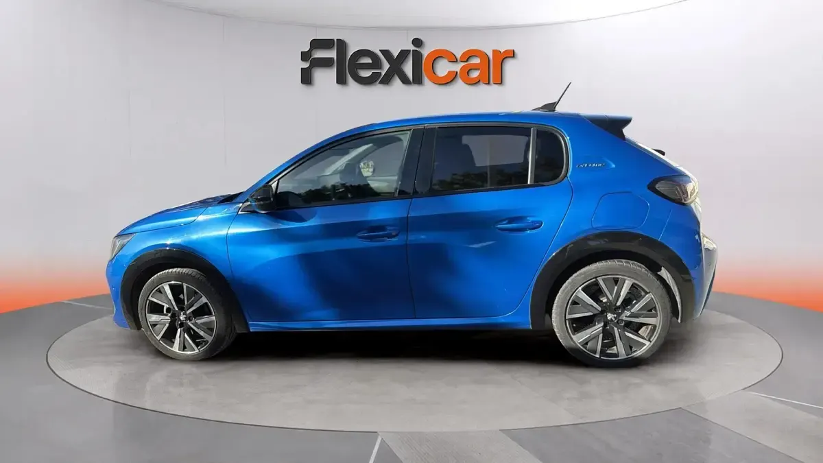 Usado Peugeot 208 GT-line 101 CV (74 kW) 2020 Azul Utilitario