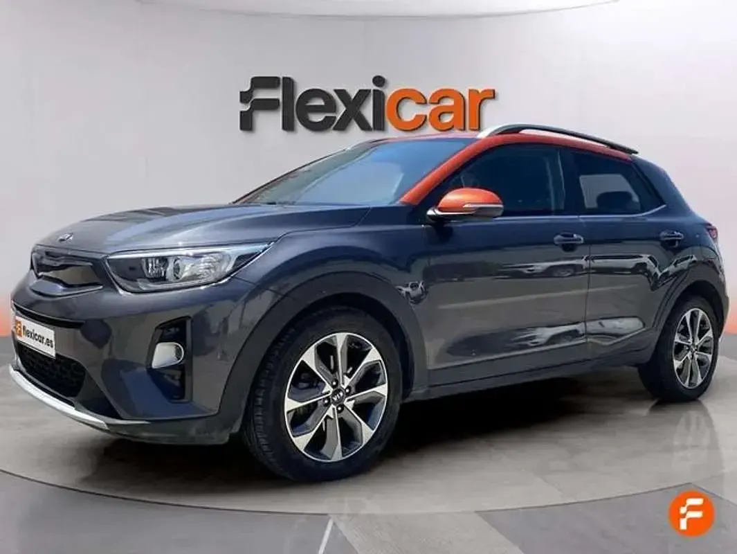 Usado Kia Stonic 120 CV (88 kW) 2018 Gris SUV