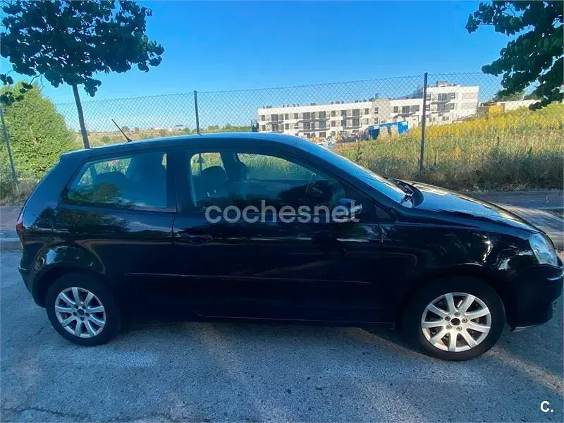 Usado VW Polo Sportline 100 CV (73 kW) 2006 Negro Utilitario